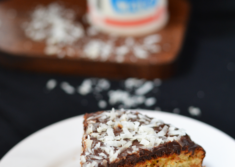 Gâteau au yaourt noix de coco et chocolat